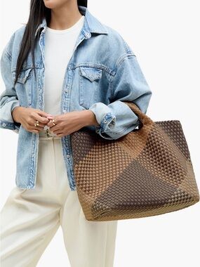 NAGHEDI
St. Barths Large Tote